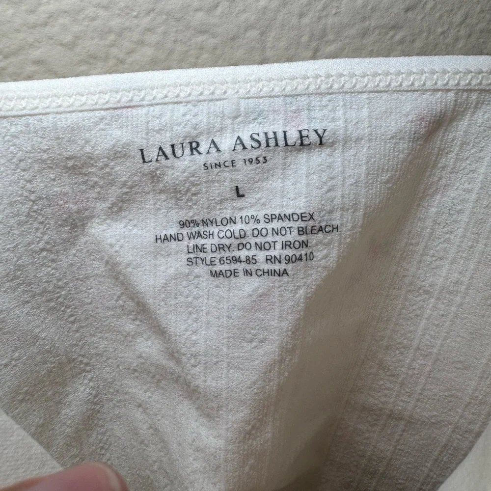 Laura Ashley Large Cami with matching shorts 4 pieces Pj Set